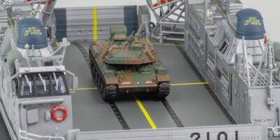 D04SP 1/144 海上自衛隊 エアクッション艇「1号」型(74式戦車 1両付き)