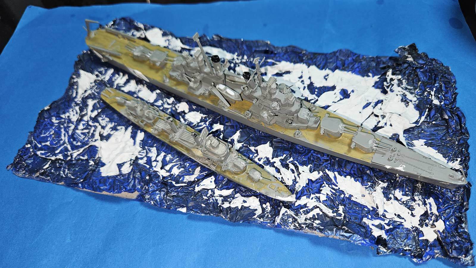 軽巡洋艦クリーブランドと駆逐艦ベンソン (なすの 様) 軽巡洋艦クリーブランドと駆逐艦ベンソン (なすの 様)