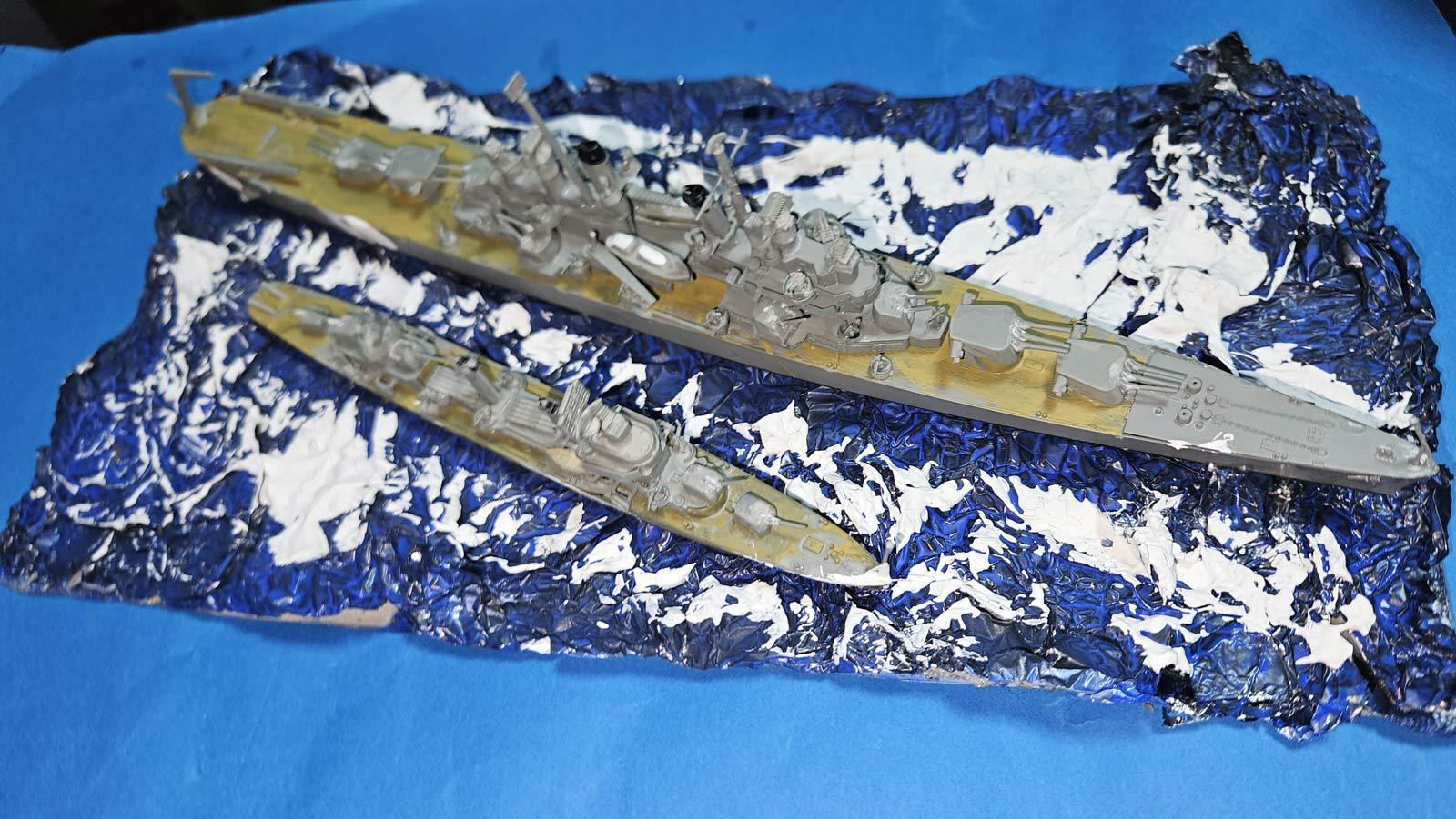軽巡洋艦クリーブランドと駆逐艦ベンソン (なすの 様) 軽巡洋艦クリーブランドと駆逐艦ベンソン (なすの 様)