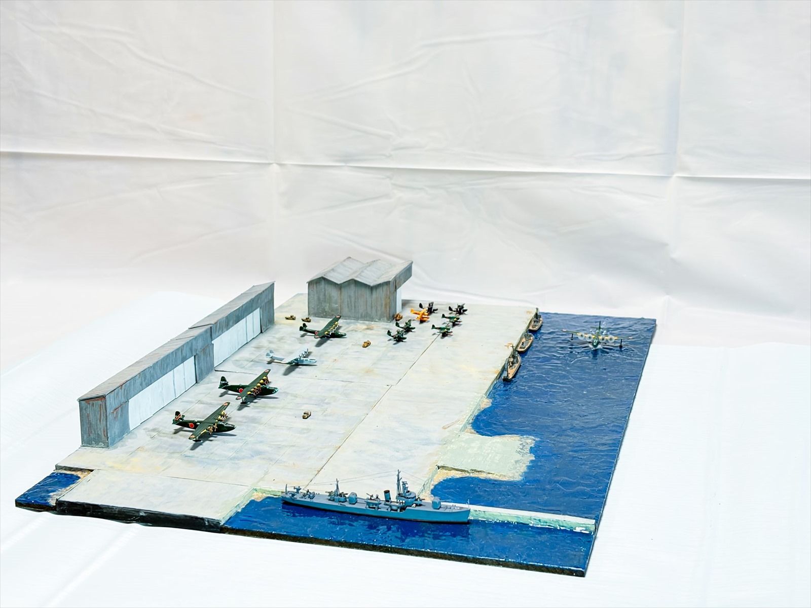 A4サイズの戦場シリーズ03 横浜航空隊基地 帰還 (FUKUちゃん 様) A4サイズの戦場シリーズ03 横浜航空隊基地 帰還 (FUKUちゃん 様)