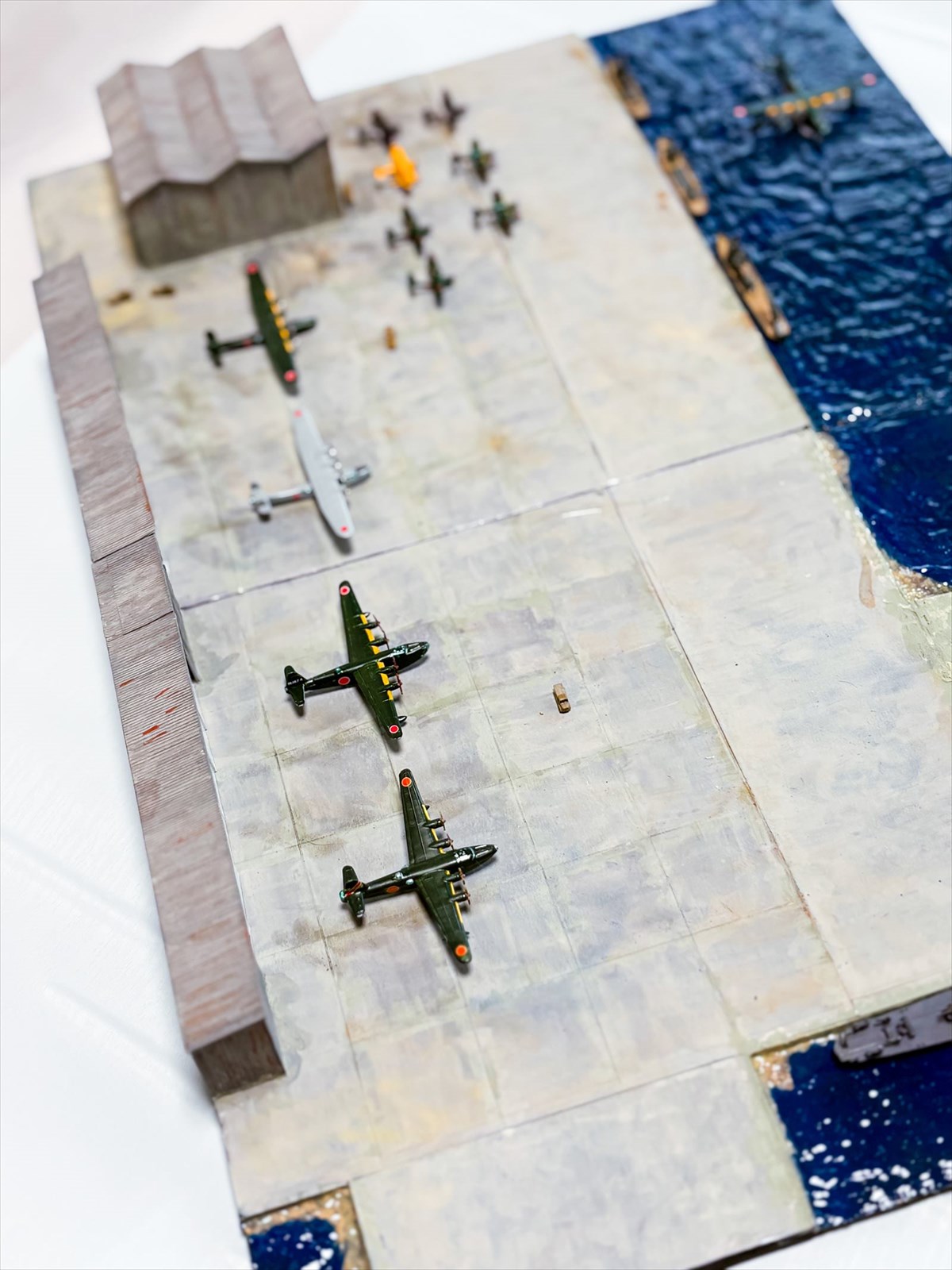 A4サイズの戦場シリーズ03 横浜航空隊基地 帰還 (FUKUちゃん 様) A4サイズの戦場シリーズ03 横浜航空隊基地 帰還 (FUKUちゃん 様)