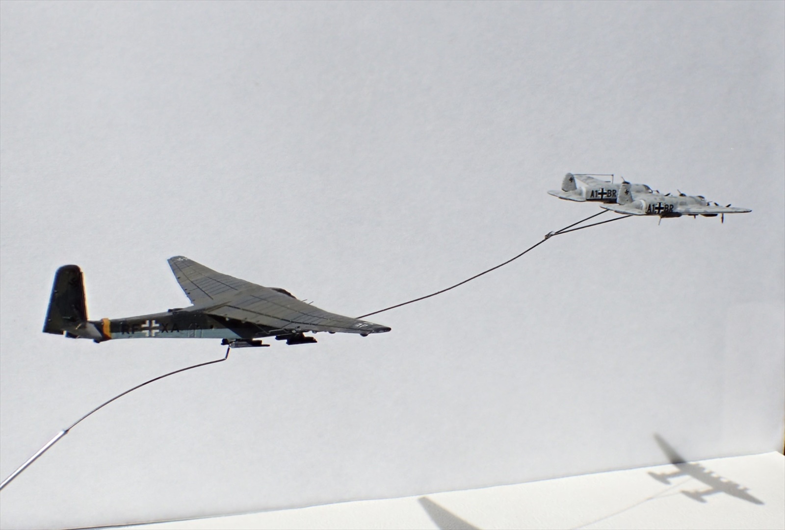 Me321を曳航するHe111Z Zwilling (たか 様) Me321を曳航するHe111Z Zwilling (たか 様)