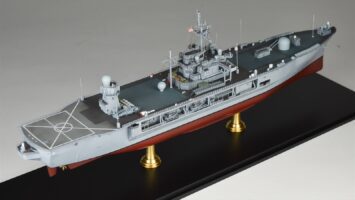 アメリカ海軍揚陸指揮官LCC-19ブルー・リッジ (きんやす 様) アメリカ海軍揚陸指揮官LCC-19ブルー・リッジ (きんやす 様)