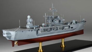 アメリカ海軍揚陸指揮官LCC-19ブルー・リッジ (きんやす 様) アメリカ海軍揚陸指揮官LCC-19ブルー・リッジ (きんやす 様)